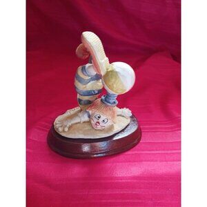 Leonardo Vtg performance clown figurine "5"tall